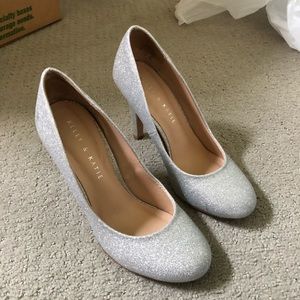 Round toe glitter heel